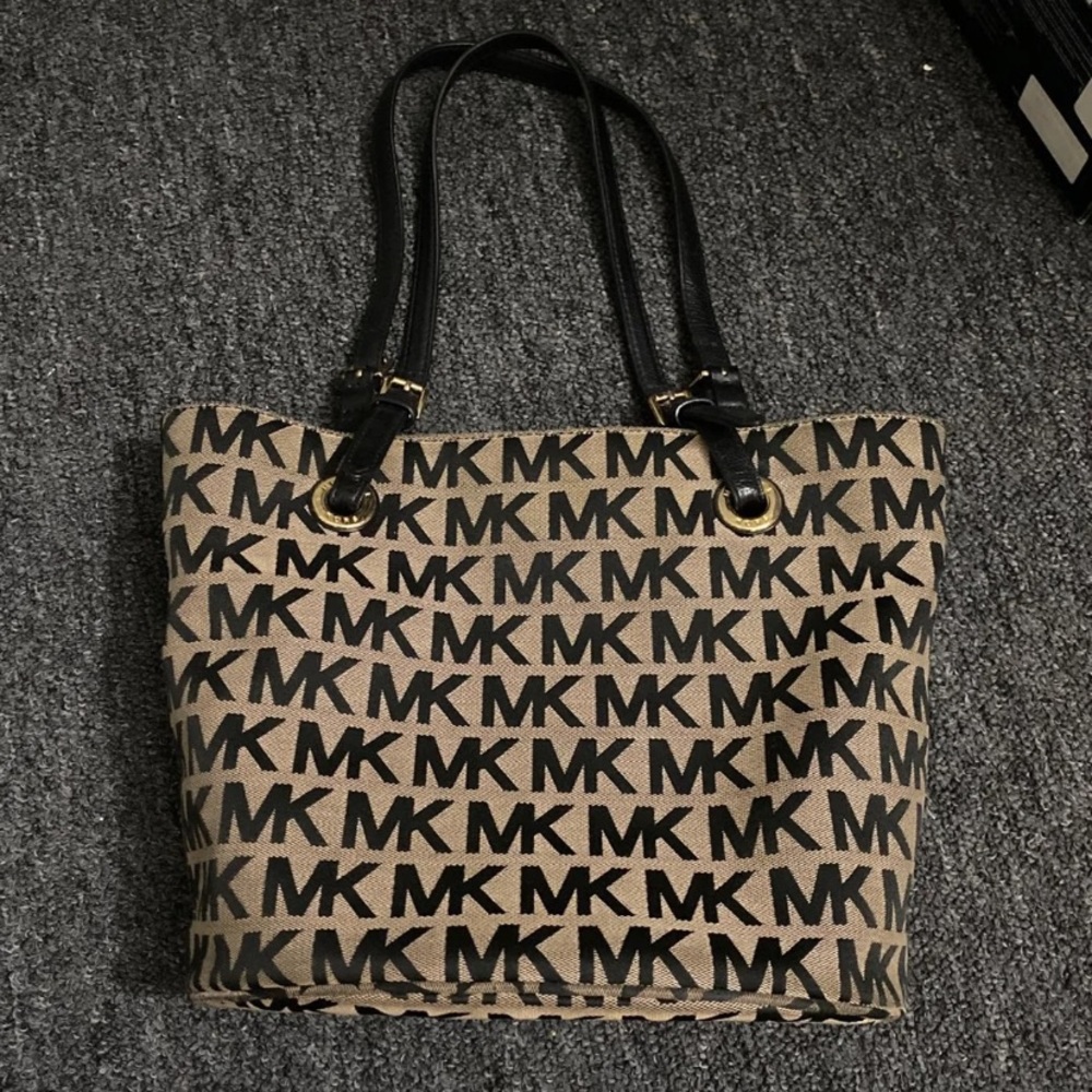 Michael kors tote